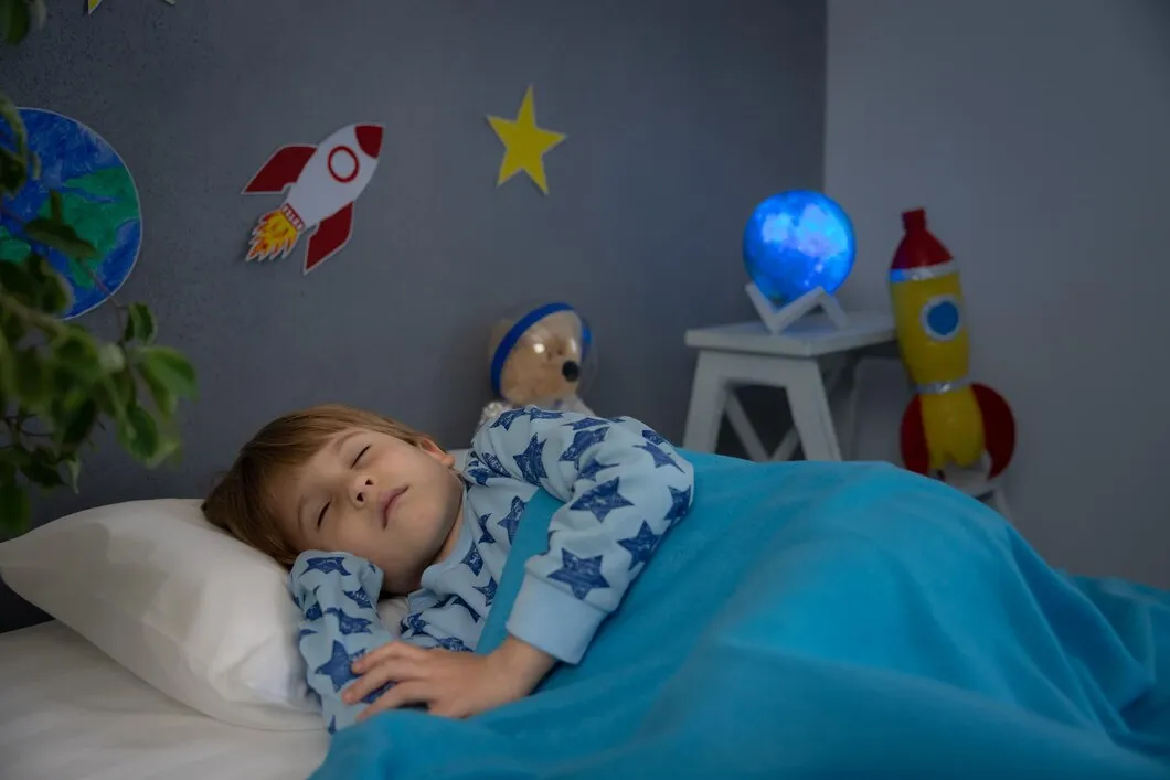What Time Should a 3 Year Old Go to Bed on a School Night?